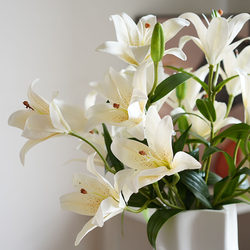 Artificial Lily Flowers for Living Room, Dining Table, Tv Cabinet Decoration, Faux Flowers, Luxury High-End Vase Ornaments, Artificial Flowers Artificial Lily Flowers for Living Room, Dining Table, Tv Cabinet Decoration, Faux Flowers, Luxury High-End Vase Ornaments, Artificial Flowers