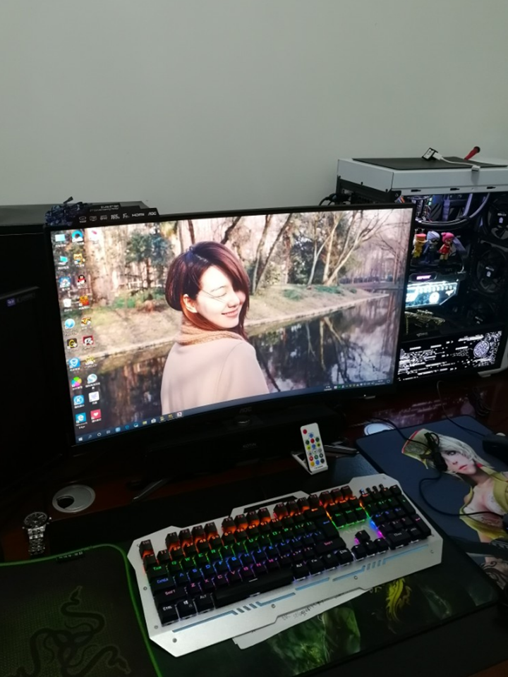AOC 165Hz曲面显示器 AOC 165Hz曲面显示器