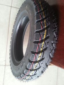 Cement road high-speed vacuum tire 3.50-16-3.00-10-12 scooter anti-skid tire thickened 8 layers 
Cement road high-speed vacuum tire 3.50-16-3.00-10-12 scooter anti-skid tire thickened 8 layers