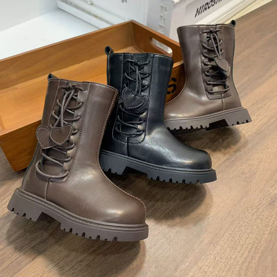 2025 new winter style girls baby plus velvet love straps Chinese fashion boots non-slip wear-resistant Martin boots
2025 new winter style girls baby plus velvet love straps Chinese fashion boots non-slip wear-resistant Martin boots