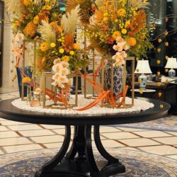 Corridor display table hotel living room end view table hotel lobby Feng Shui table lobby art table round flower table Corridor display table hotel living room end view table hotel lobby Feng Shui table lobby art table round flower table