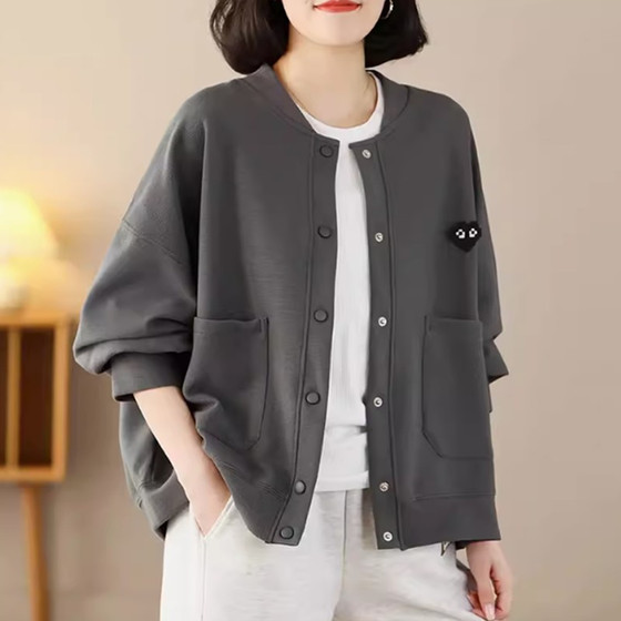 Fashionable casual cardigan sweater for women thin 2024 spring and autumn new large size loose small middle-aged mother jacket
Fashionable casual cardigan sweater for women thin 2024 spring and autumn new large size loose small middle-aged mother jacket