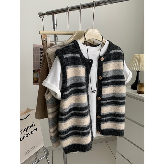 Age-reducing retro striped layered vest for women loose and fashionable and versatile slim round neck cardigan autumn and winter sleeveless vest trendy
Age-reducing retro striped layered vest for women loose and fashionable and versatile slim round neck cardigan autumn and winter sleeveless vest trendy