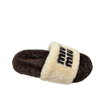 New Korean version of comfortable hairy slippers
 New Korean version of comfortable hairy slippers