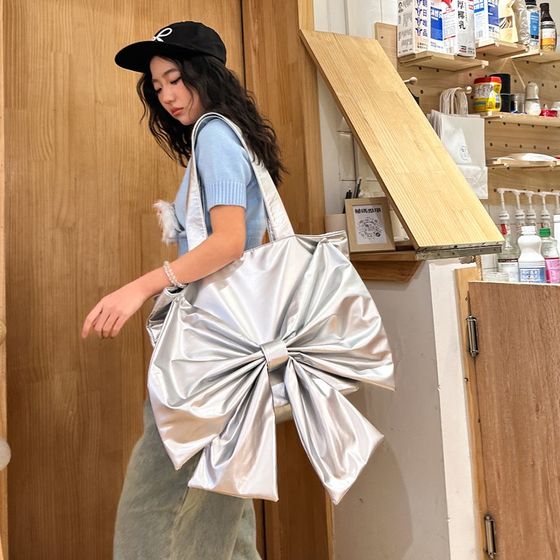 Sweet Cool Style Hot Girl Bag Girly Bow Bag Ladies 2025 New Trendy Fashion Versatile Large Capacity Tote Bag 
Sweet Cool Style Hot Girl Bag Girly Bow Bag Ladies 2025 New Trendy Fashion Versatile Large Capacity Tote Bag