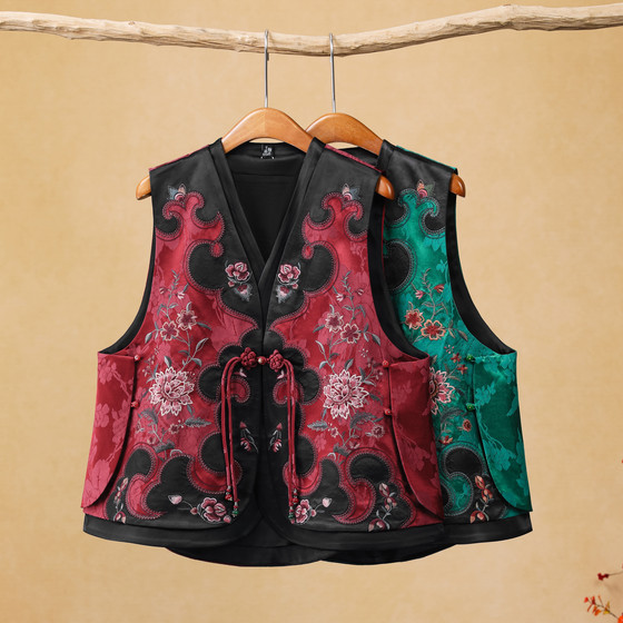 Chu Xin vest jacket for women 2025 spring new V-neck new Chinese style embroidered vest top horse clip
Chu Xin vest jacket for women 2025 spring new V-neck new Chinese style embroidered vest top horse clip