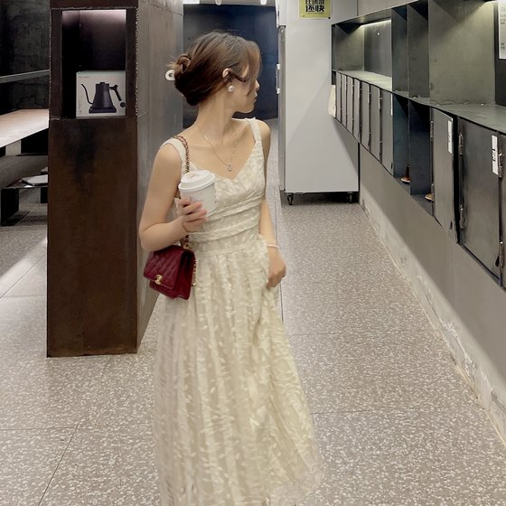 Robin homemade small, exquisite French elegant super American square collar puff sleeves A-line temperament dress long dress
Robin homemade small, exquisite French elegant super American square collar puff sleeves A-line temperament dress long dress