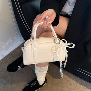 Hand-held Boston Bag Women's 2025 New Fashionable and Versatile One-Shoulder Crossbody Bag Premium Pillow Bag Women's Bag 
Hand-held Boston Bag Women's 2025 New Fashionable and Versatile One-Shoulder Crossbody Bag Premium Pillow Bag Women's Bag