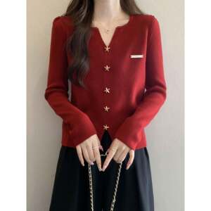 Large size loose fat and stylish age-reducing sweater v-neck red top with knitted bottoming shirt soft inside 1027k 
Large size loose fat and stylish age-reducing sweater v-neck red top with knitted bottoming shirt soft inside 1027k