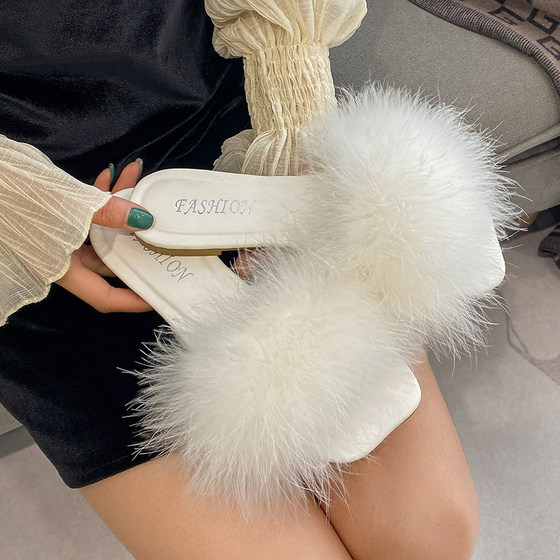 2025 Korean version of summer new flat-bottomed fur slippers for women wearing fashionable internet celebrity low-heeled sandals feather flip-flops
2025 Korean version of summer new flat-bottomed fur slippers for women wearing fashionable internet celebrity low-heeled sandals feather flip-flops