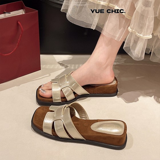 French beautiful sandals for women in summer wear 2025 new high-end flip flops beach roman sandals heels French beautiful sandals for women in summer wear 2025 new high-end flip flops beach roman sandals heels