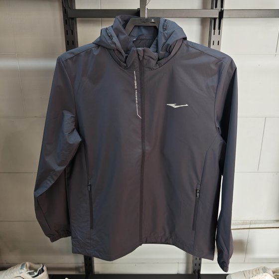 Hongxing Erke men's 2025 autumn new jacket, thin windproof sports hooded jacket 11225301124
Hongxing Erke men's 2025 autumn new jacket, thin windproof sports hooded jacket 11225301124