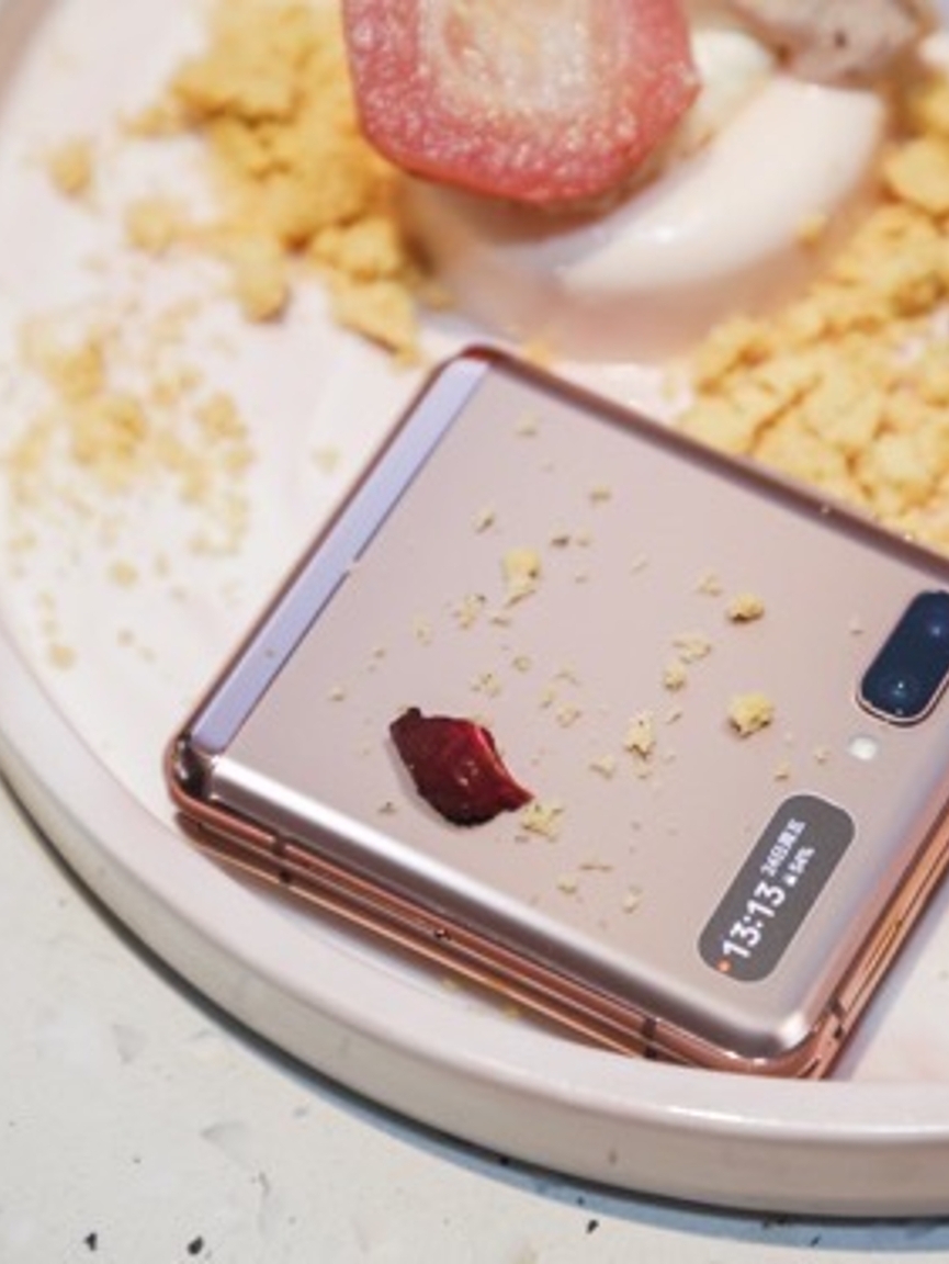 5G新品三星Galaxy Z Flip 5G新品三星Galaxy Z Flip