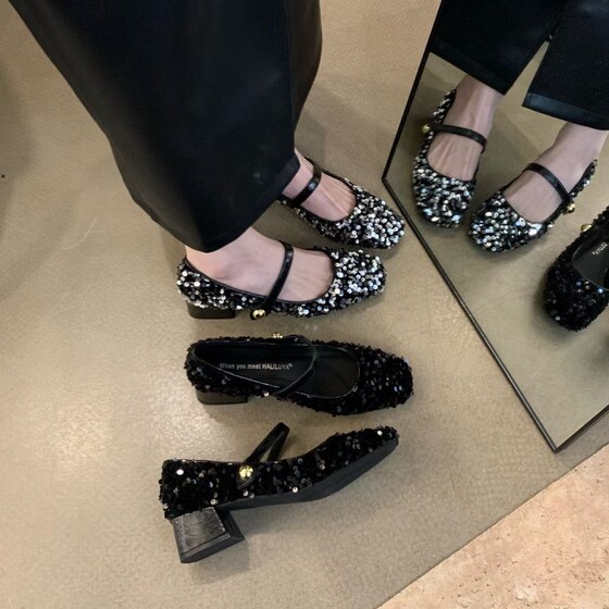Footprints and cabinets women's flat heel Mary Zhen single shoes sequin flat bottom summer new internet celebrity square toe shallow mouth single shoes
Footprints and cabinets women's flat heel Mary Zhen single shoes sequin flat bottom summer new internet celebrity square toe shallow mouth single shoes