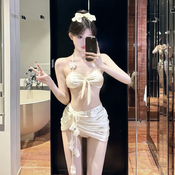 Beautiful 2025 new bikini three-piece set pure desire style large breasts super fairy three-dimensional flower seaside swimsuit women's summer
Beautiful 2025 new bikini three-piece set pure desire style large breasts super fairy three-dimensional flower seaside swimsuit women's summer