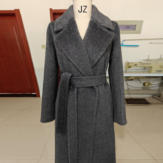 Thick alpaca Alba luxury high -end lining white long coat super warm hair
Thick alpaca Alba luxury high -end lining white long coat super warm hair
