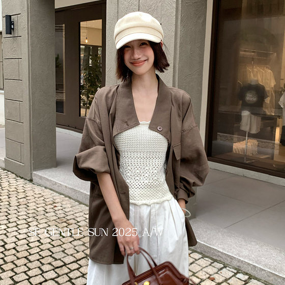 Xiu Xixi 2025 autumn white label tinel linen temperament long-sleeved windbreaker loose versatile casual short jacket 89523
Xiu Xixi 2025 autumn white label tinel linen temperament long-sleeved windbreaker loose versatile casual short jacket 89523