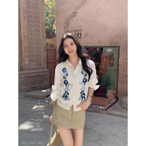 MULVAN Cloud Weaving Room ~ Retro Embroidered V-neck Knitted Cardigan Vest Vest Women's Sleeveless Loose Laminated Top MULVAN Cloud Weaving Room ~ Retro Embroidered V-neck Knitted Cardigan Vest Vest Women's Sleeveless Loose Laminated Top