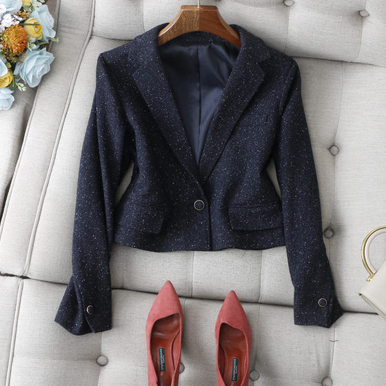 Beautiful and fashionable twill snowflakes twill gauze one-button long-sleeved short wool blazer for women autumn
Beautiful and fashionable twill snowflakes twill gauze one-button long-sleeved short wool blazer for women autumn