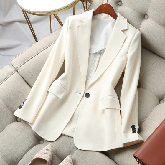 Commuter companion style plus points! C-position versatile single item half-lined with thin shoulder pads and temperament one-button suit for women
Commuter companion style plus points! C-position versatile single item half-lined with thin shoulder pads and temperament one-button suit for women