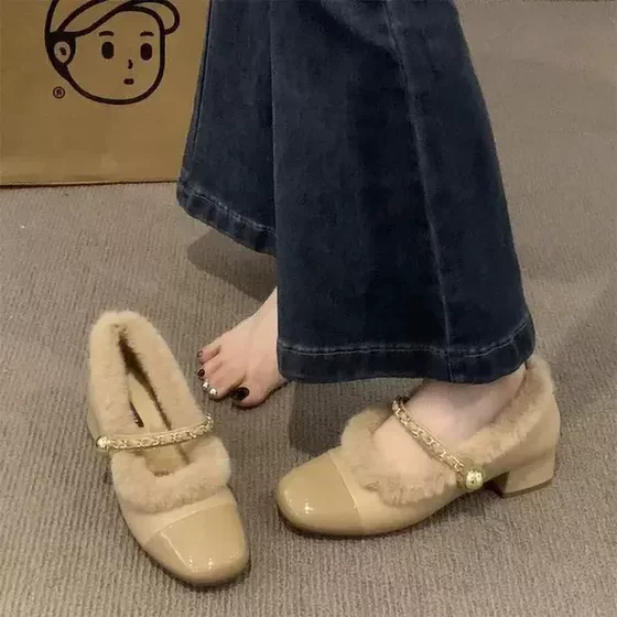 2025 Spring and Autumn New Fleece Slippers Thick Sole Wear Outdoor Women's Thin Sole Flip-Flops Casual Cute Fleece Shoes
2025 Spring and Autumn New Fleece Slippers Thick Sole Wear Outdoor Women's Thin Sole Flip-Flops Casual Cute Fleece Shoes