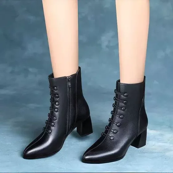 2025 autumn and winter new style, women's short boots plus velvet cotton boots women's boots low heel pointed toe fashion Martin boots comfort protection
2025 autumn and winter new style, women's short boots plus velvet cotton boots women's boots low heel pointed toe fashion Martin boots comfort protection