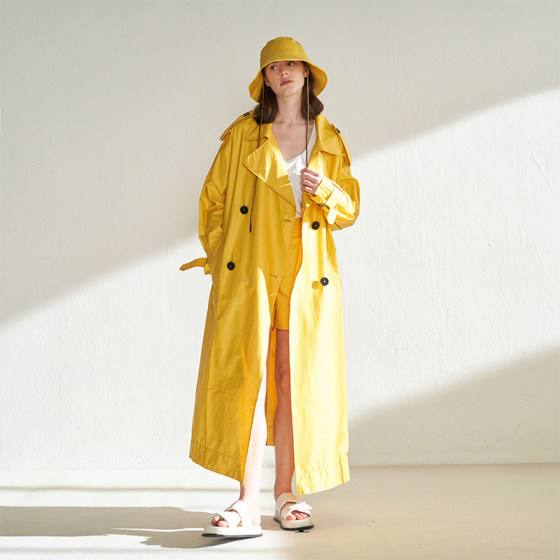 CUISUYUN Independent Designer Outdoor Series Bright Yellow Coated Fabric Contoured Mid-length Trench Coat
CUISUYUN Independent Designer Outdoor Series Bright Yellow Coated Fabric Contoured Mid-length Trench Coat