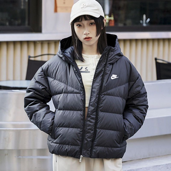 Nike Nike down jacket women's 2023 winter new hooded warm windproof jacket jacket DQ5904-010
Nike Nike down jacket women's 2023 winter new hooded warm windproof jacket jacket DQ5904-010