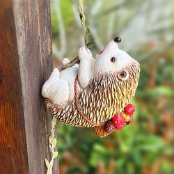Creative and Cute Hedgehog Climbing on a Vine Wall Hanging Outdoor Garden Courtyard Decoration Ornament Kindergarten Homestay Courtyard Hanging Decoration Creative and Cute Hedgehog Climbing on a Vine Wall Hanging Outdoor Garden Courtyard Decoration Ornament Kindergarten Homestay Courtyard Hanging Decoration