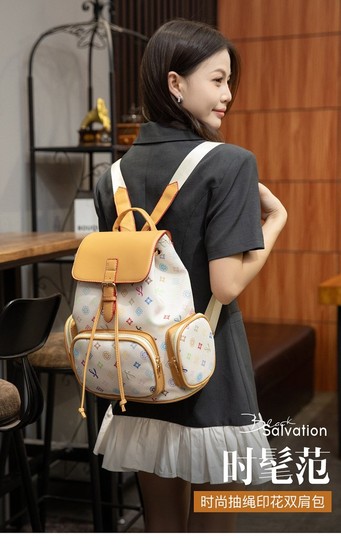 2025 New Fashion Plaid Large Capacity Casual Backpack Women's Simple Travel Bag Backpack Women's Bag 
2025 New Fashion Plaid Large Capacity Casual Backpack Women's Simple Travel Bag Backpack Women's Bag