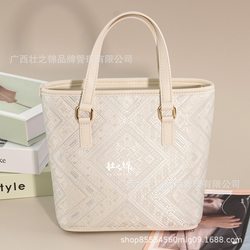 Guangxi non-heritage brocade bag Wanji pattern tote bag 2025 new commuter B5026 Guangxi non-heritage brocade bag Wanji pattern tote bag 2025 new commuter B5026