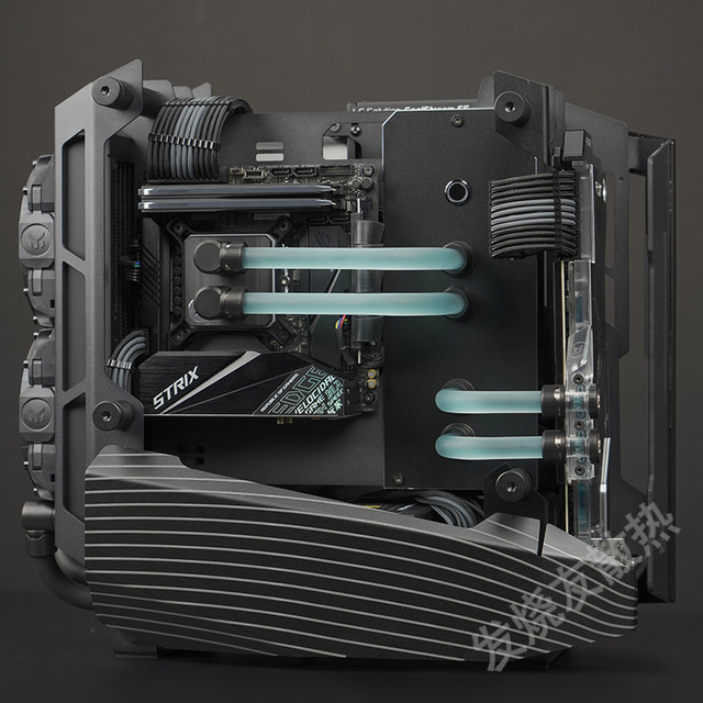 Enthusiast Water Cooled Antec Striker Customized Ekwb Split Water