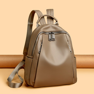 European minimalist style genuine leather backpack for women, high-looking multi-pocket first-layer cowhide backpack, lightweight travel bag for women 
European minimalist style genuine leather backpack for women, high-looking multi-pocket first-layer cowhide backpack, lightweight travel bag for women