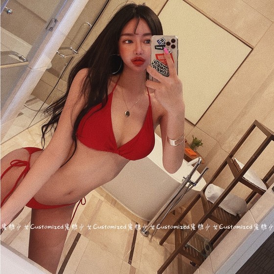 European and American retro hot girl sexy straps three-point bikini red white beach photo shoot vacation style swimsuit women
European and American retro hot girl sexy straps three-point bikini red white beach photo shoot vacation style swimsuit women