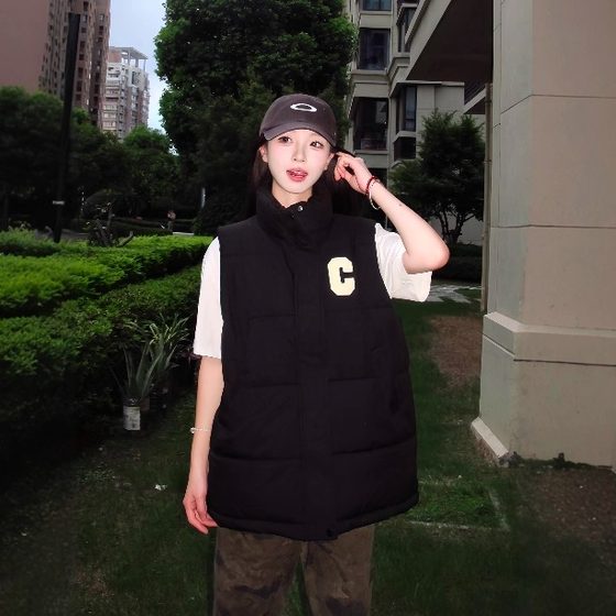 Zhang Jiuyi simple style horse clip casual and versatile down cotton jacket women's cotton jacket 2025 autumn and winter cotton jacket vest thick jacket
Zhang Jiuyi simple style horse clip casual and versatile down cotton jacket women's cotton jacket 2025 autumn and winter cotton jacket vest thick jacket