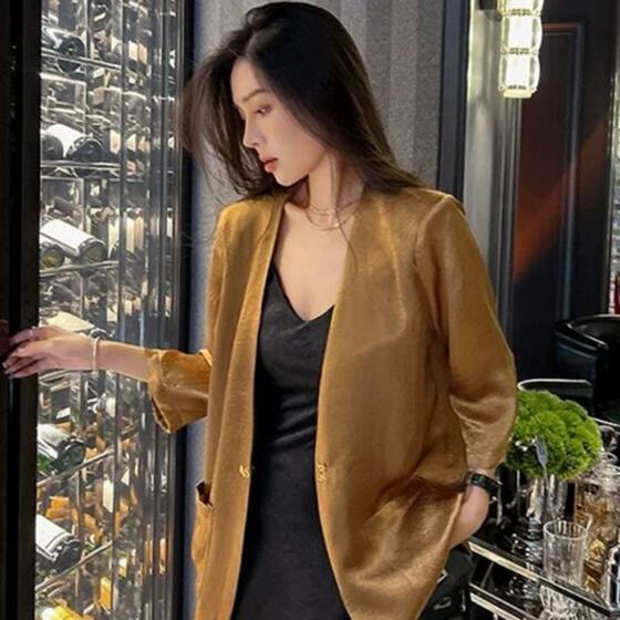 High-end temperament suit jacket for women with 7-quarter sleeves 2025 spring and summer thin new Chinese satin small suit for women
High-end temperament suit jacket for women with 7-quarter sleeves 2025 spring and summer thin new Chinese satin small suit for women
