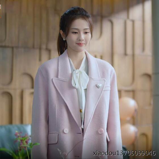 Bailu Zheng Shuyi's same clothes with love, wearing pink wool jacket, medium-length wool coat, autumn and winter
Bailu Zheng Shuyi's same clothes with love, wearing pink wool jacket, medium-length wool coat, autumn and winter