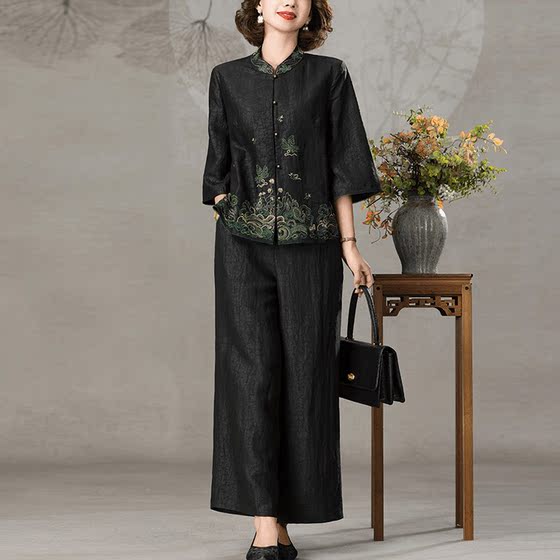 Silk suit New Chinese style heavy industry embroidered cracked fragrant cloud yarn top autumn new mother suit two-piece set
Silk suit New Chinese style heavy industry embroidered cracked fragrant cloud yarn top autumn new mother suit two-piece set