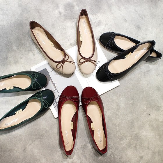 Korean version of single shoes female summer round head bow patent leather flat bottom light mouth low heel red soft leather red soft bottom ballet shoes
Korean version of single shoes female summer round head bow patent leather flat bottom light mouth low heel red soft leather red soft bottom ballet shoes