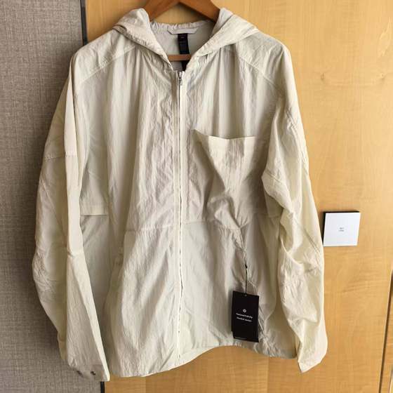 lululemon textured full-zip hooded jacket men's lightweight protective clothing
lululemon textured full-zip hooded jacket men's lightweight protective clothing
