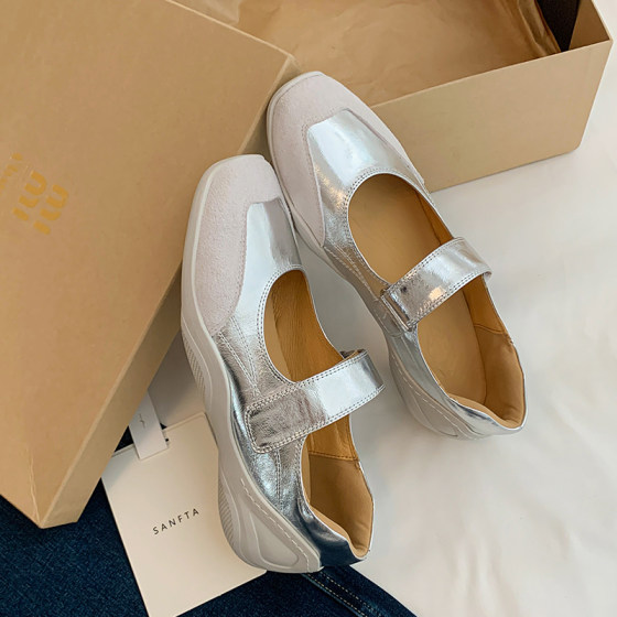European Station 2025 spring and summer new top layer cowhide super soft fashionable sports style Mary Zhen soft sole shallow mouth single shoes for women
European Station 2025 spring and summer new top layer cowhide super soft fashionable sports style Mary Zhen soft sole shallow mouth single shoes for women