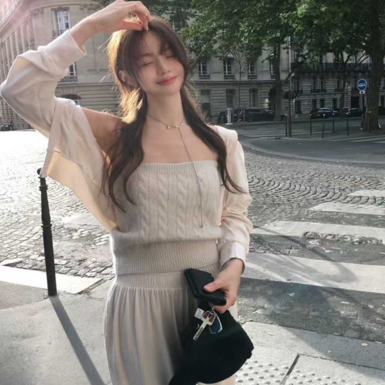 Shanshanjia, Dongdaemun purchasing agent, VEGETABLE twist pattern versatile knitted bra
Shanshanjia, Dongdaemun purchasing agent, VEGETABLE twist pattern versatile knitted bra