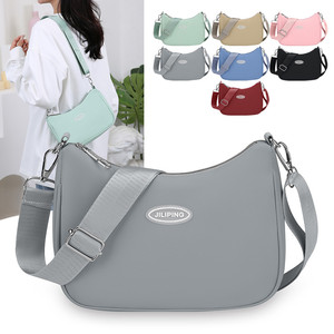 2025 new fashion trend Oxford cloth one-shoulder crossbody bag lightweight women casual mother small mobile phone bag women 
2025 new fashion trend Oxford cloth one-shoulder crossbody bag lightweight women casual mother small mobile phone bag women