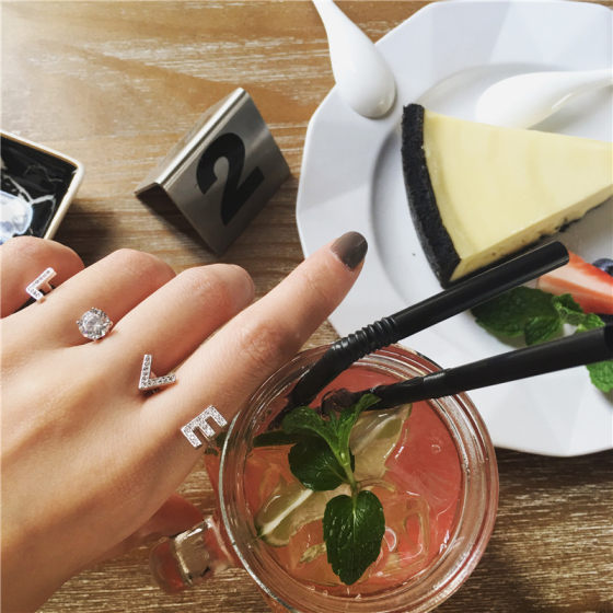 Korean version of LOVE Personalized Letter Gongshi Diamond Pass Conjunctiva Women's Index Finger Finger Ring Ringta Ring Women
Korean version of LOVE Personalized Letter Gongshi Diamond Pass Conjunctiva Women's Index Finger Finger Ring Ringta Ring Women