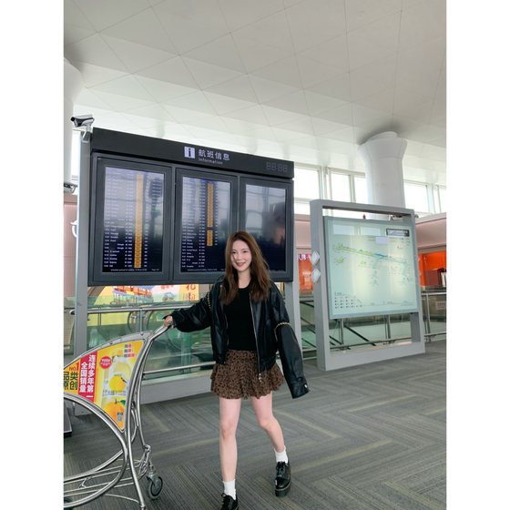 Halonini sweet and cool xi leather girl Korean short design black motorcycle leather jacket short jacket spring
Halonini sweet and cool xi leather girl Korean short design black motorcycle leather jacket short jacket spring
