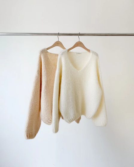 Now 25 winter new Korean Dongdaemun ounce fashion versatile loose casual v-neck pullover wool sweater 
Now 25 winter new Korean Dongdaemun ounce fashion versatile loose casual v-neck pullover wool sweater