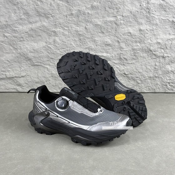 Quickly putting on and taking off in three seconds~ Canadian men's water-resistant, lightweight, non-slip, shock-absorbing outdoor off-road hiking hiking shoes
Quickly putting on and taking off in three seconds~ Canadian men's water-resistant, lightweight, non-slip, shock-absorbing outdoor off-road hiking hiking shoes