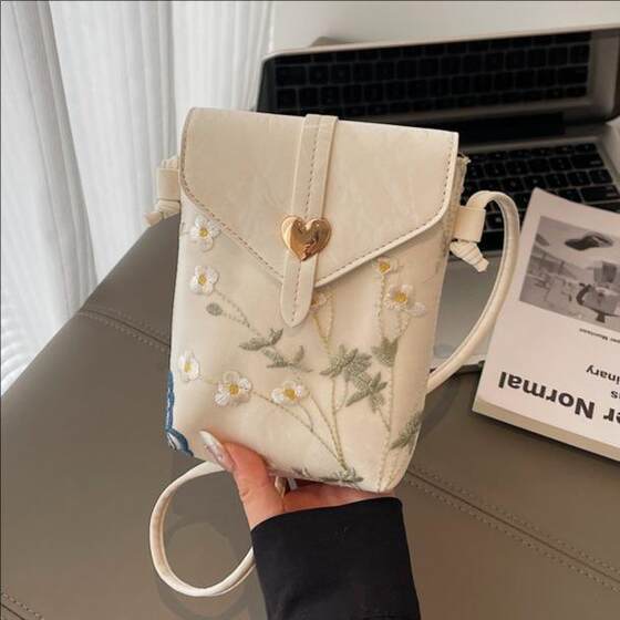 Cross-border women's bag 2025 new Chinese style bag embroidered shoulder bag niche crossbody bag lightweight coin wallet
Cross-border women's bag 2025 new Chinese style bag embroidered shoulder bag niche crossbody bag lightweight coin wallet