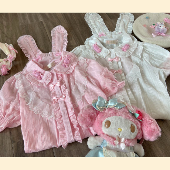 Original Lolita Lolita 呲 sweet candy bubble cotton pink rabbit ears summer short -sleeved wild shirt
Original Lolita Lolita 呲 sweet candy bubble cotton pink rabbit ears summer short -sleeved wild shirt