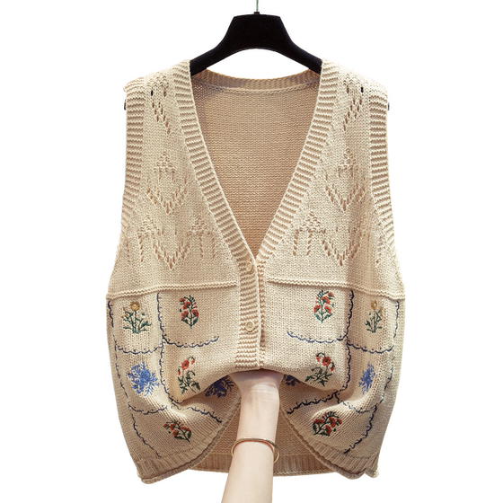 V-neck knitted cardigan vest vest women 2025 autumn and winter new loose outer wear horse clip layered sweater vest trendy
V-neck knitted cardigan vest vest women 2025 autumn and winter new loose outer wear horse clip layered sweater vest trendy